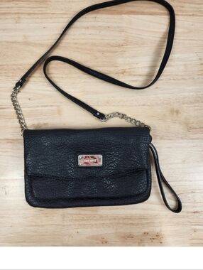 Nine West Handbag Crossbody Black Pebbled Leather Chain Detail On Strap